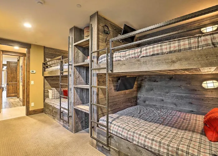 Villa Walk To Lift: Luxe W/ Hot Tub In Copper Mtn *
