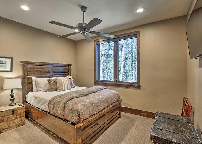 Villa Walk To Lift: Luxe W/ Hot Tub In Copper Mtn Copper Mountain